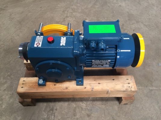 máy kéo Motanari có hộp số 5,5kw